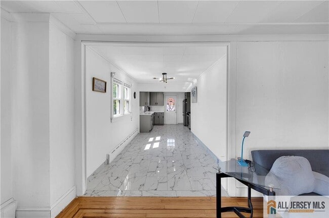 Building Photo - 14 Albourne St