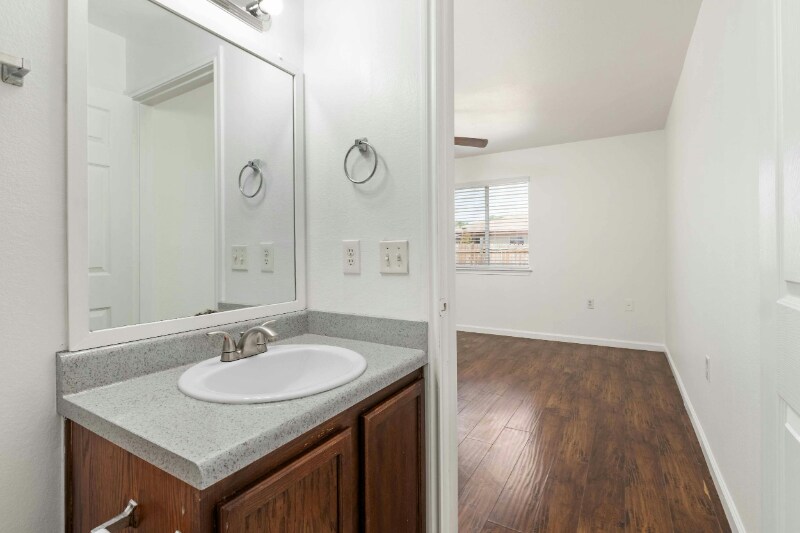 Building Photo - 12524 Sky Harbor Dr