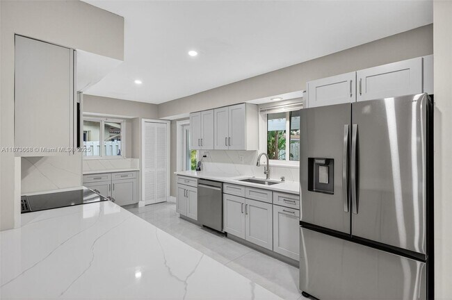 Building Photo - 2201 NE 52nd St