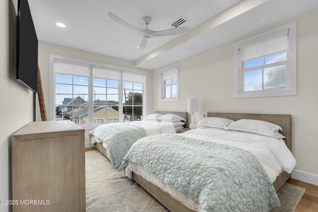 Building Photo - 3580 Ocean Terrace