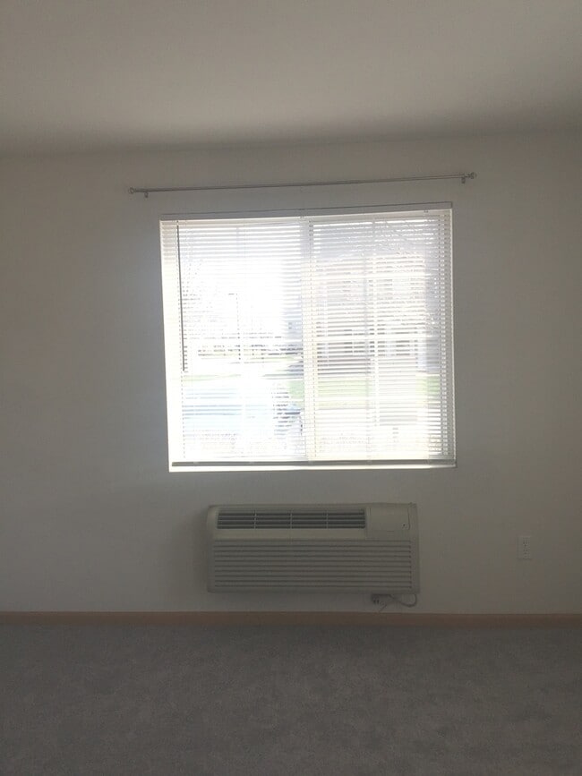 Building Photo - 122 Bertram Dr