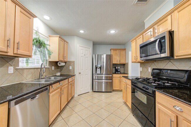 Building Photo - 402 Hurstshire Bend