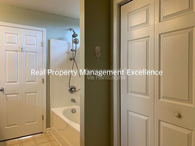 Building Photo - 3116 Guiding Light Rd