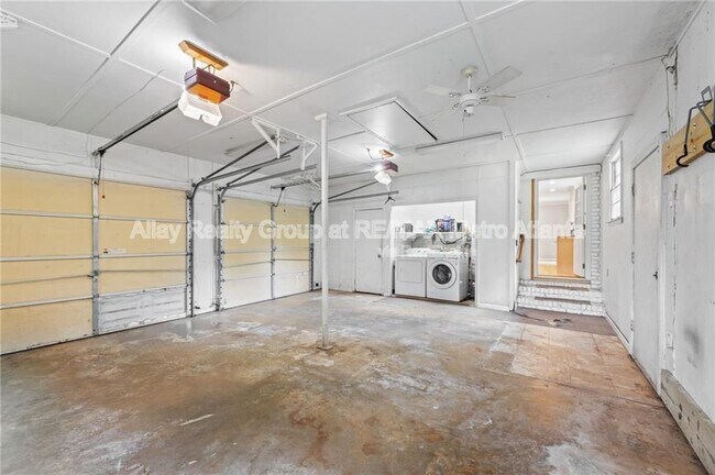 Building Photo - 3032 Henderson Mill Rd