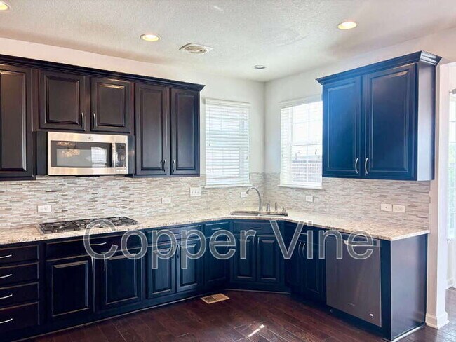 Building Photo - 3266 Yale Dr