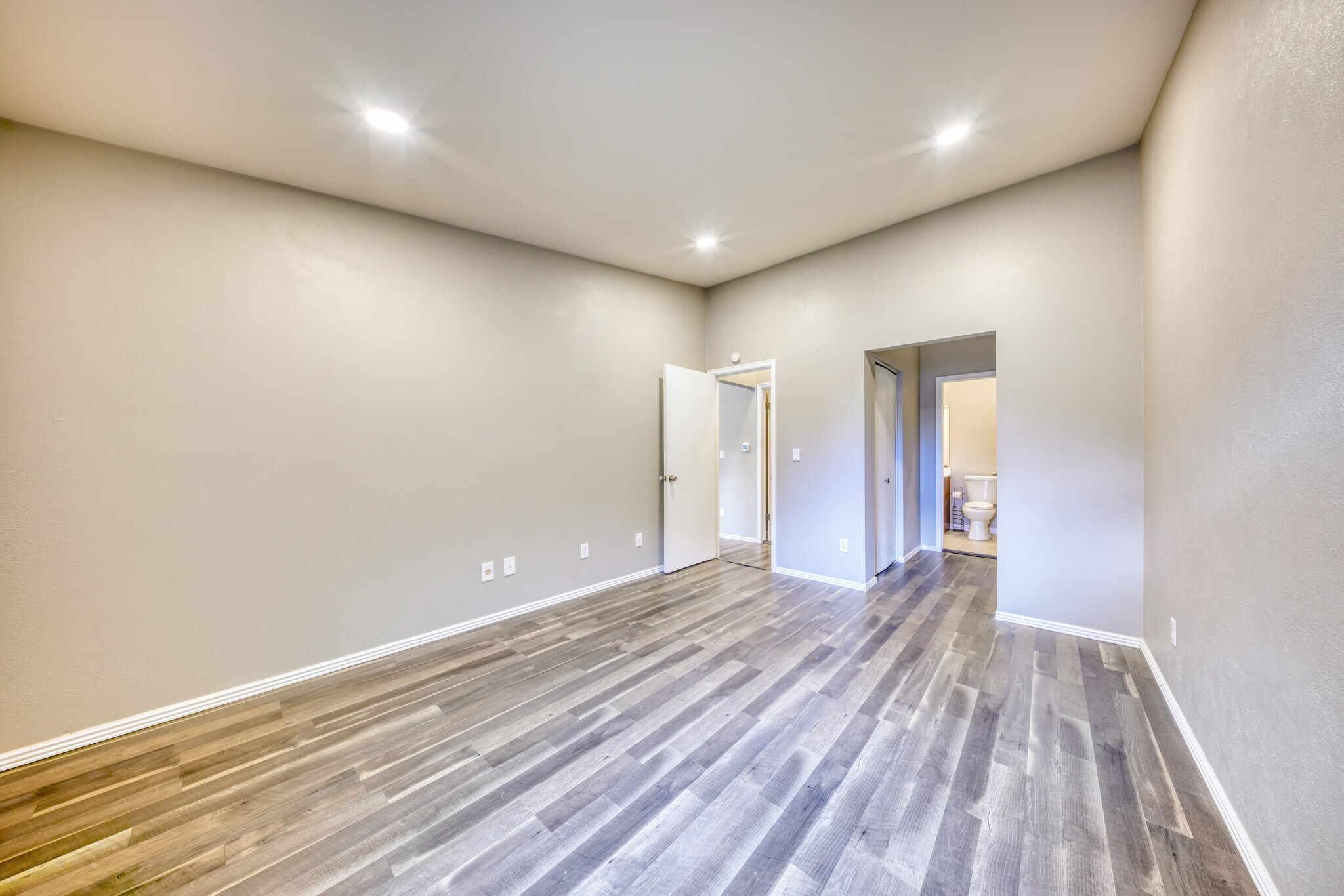 Building Photo - 5403 W 76th Ave