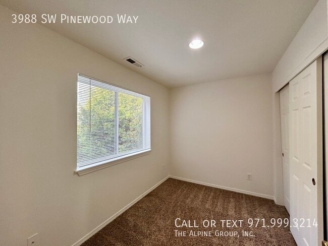 Building Photo - 3988 SW Pinewood Way