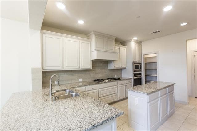 Building Photo - 420 Texas Dr