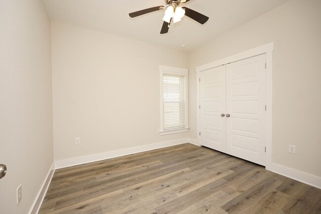 Building Photo - Four Bedroom Home