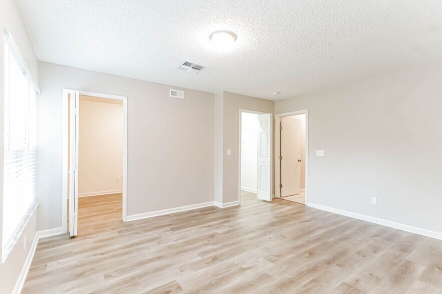 Building Photo - 24142 Twin Ct