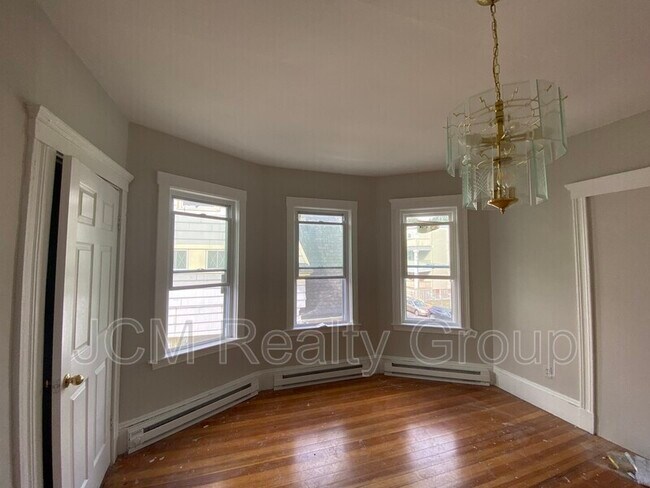 Building Photo - 48 Mora St