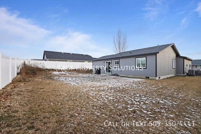 Building Photo - 413 S Trillium Wy