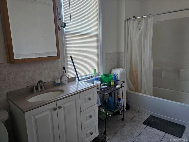 Building Photo - 178 N Broadway