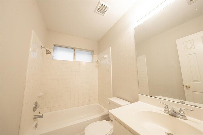 Building Photo - 3803 Top Rock Ln