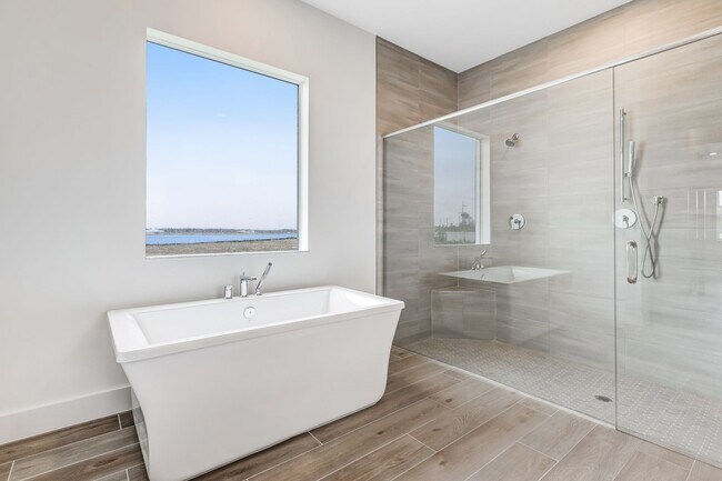 Building Photo - ** SEVEN SHORES ** 3+DEN / 2.5 BATH - BRAND NEW HOME! - LUXURY AMENTITES - PET OK - ANNUAL RENTAL