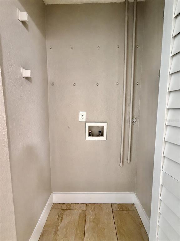 Building Photo - 7132 Oakwood Dr