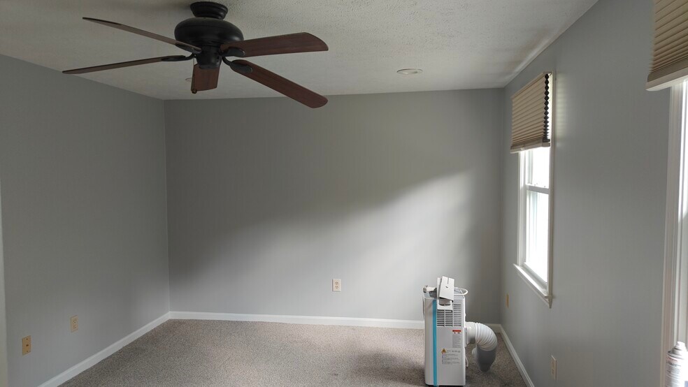 Building Photo - 8 Lochmere Ln