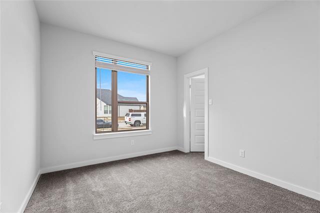 Building Photo - 718 Parkside Dr