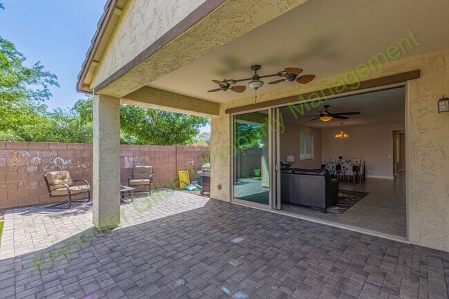 Building Photo - Beautiful Single-Story 3-Bed/3-Bath Home i...
