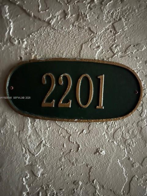 Building Photo - 10000 NW 80th Ct