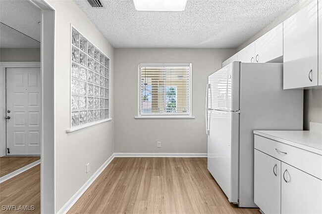 Building Photo - 7785 Esmeralda Way