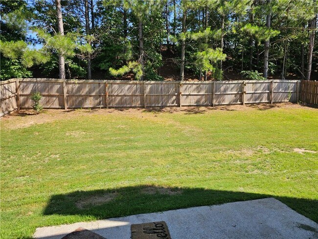 Building Photo - 645 Roxford Ln NE