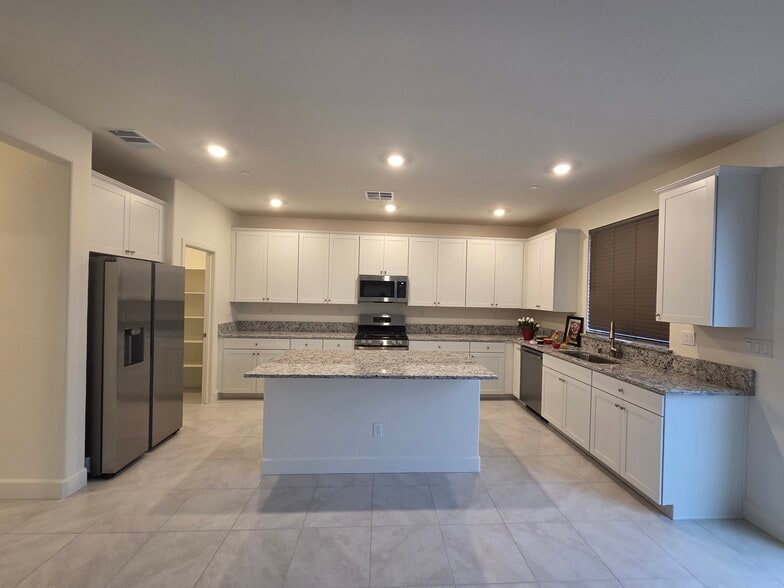 Building Photo - 1723 Eagle Landing Dr