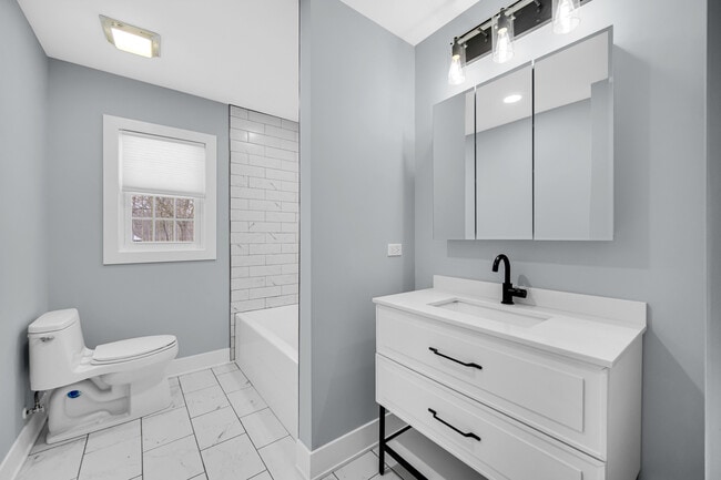 Building Photo - 11040 Cleveland Rd