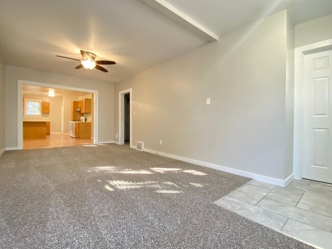 Building Photo - 2 Bed Home With A Den Michigan City