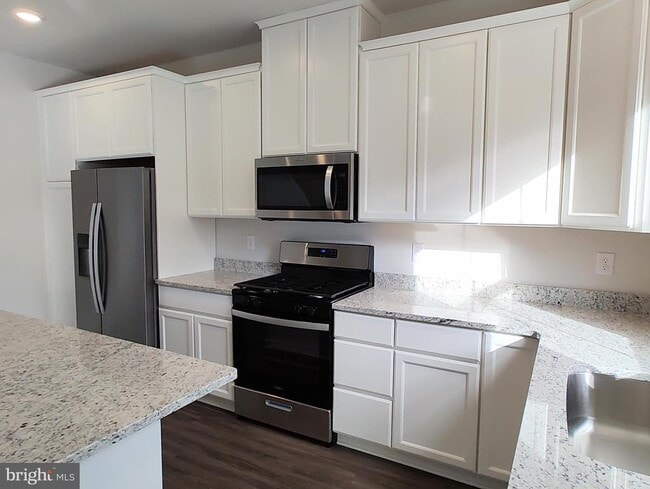 Building Photo - 3 Wafer Aly