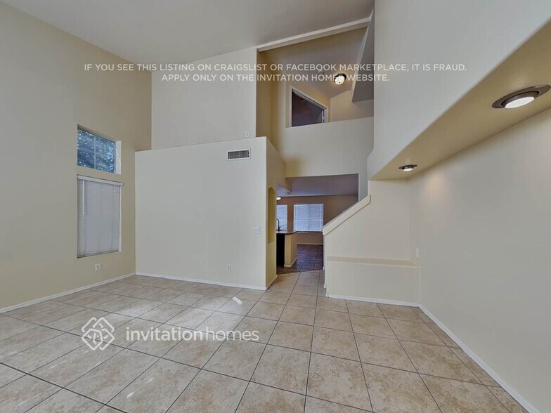 Building Photo - 9728 W Sunnyslope Ln