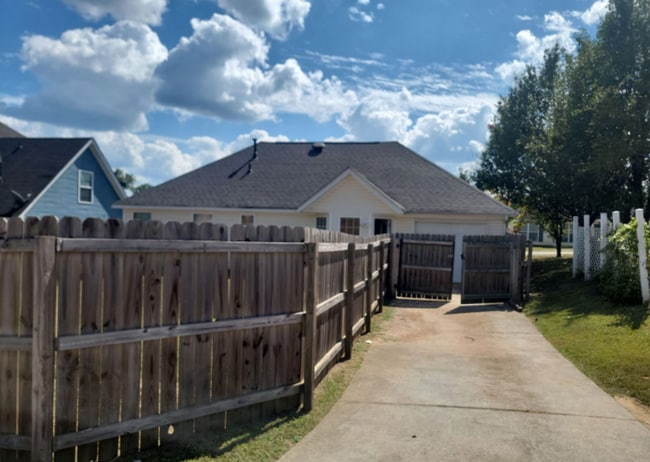 Building Photo - Hogansville Rental, 3 Bedroom, 2 Bath, Aug...