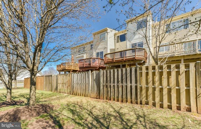 Building Photo - 21757 Brondesbury Park Terrace