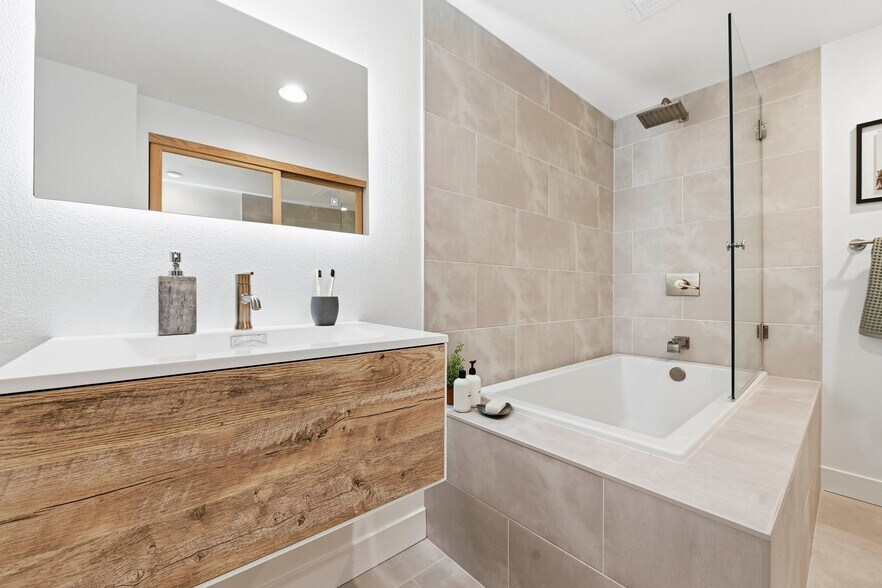 Building Photo - 7021 Estrella de Mar Rd