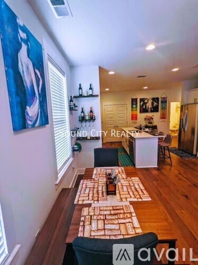 Building Photo - 806 Briar Cir