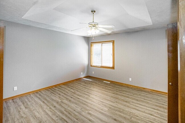 Building Photo - 15355 Papio St