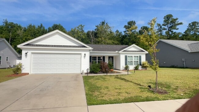 Building Photo - COMING SOON - IDEAL rental for easy commut...