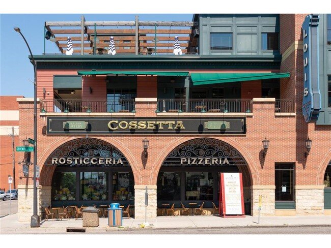 Building Photo - 66 9th St E
