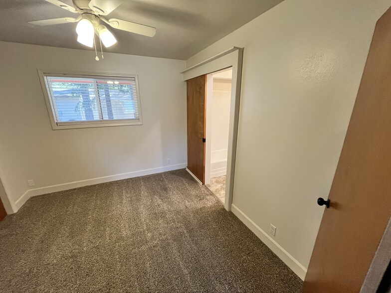 Building Photo - 303 N Bowdish Rd