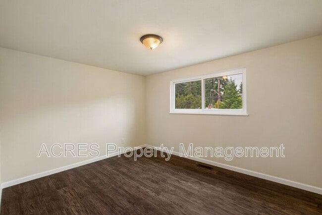 Building Photo - 12126 SE 160th St