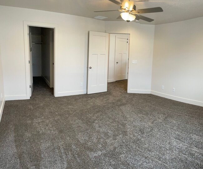 Building Photo - 917 N 100 W