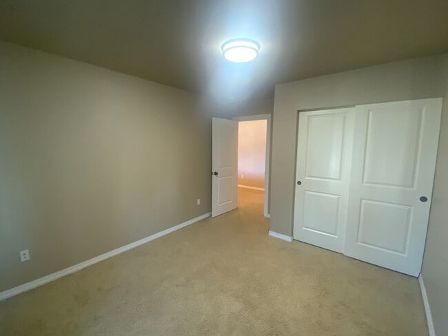 Building Photo - Beautiful Spanaway Home! Apply Today