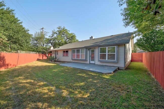 Building Photo - 3605 Palomar Ln