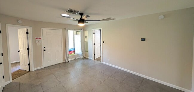 Building Photo - 2 Bedroom Condo Unit in the Colonia Coronita Chandler Townhomes Community Near E Chandler Rd and ...