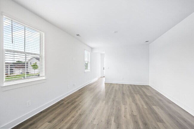 Building Photo - "Prime Location Opportunity: Secure Your Future on Poplar Farms Drive, Franklin, TN!" The interne...