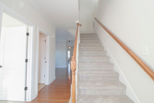 Building Photo - 115 Annalise Dr