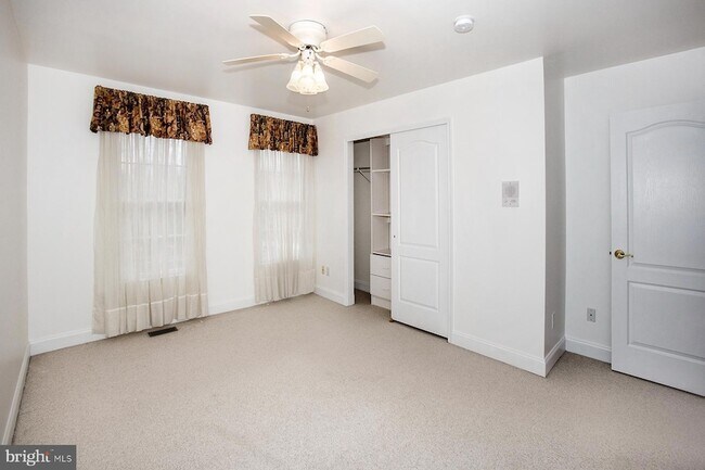 Building Photo - 189 Christopher Dr