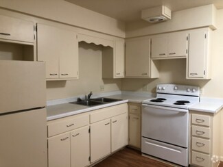 Building Photo - 4825 Lovell Ln