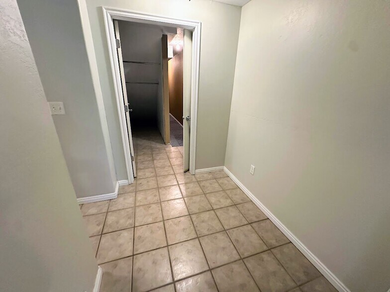 Building Photo - 3453 Kennekuk Cir