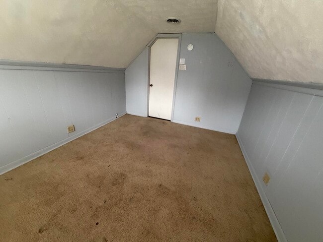 Building Photo - 115 Conron-E